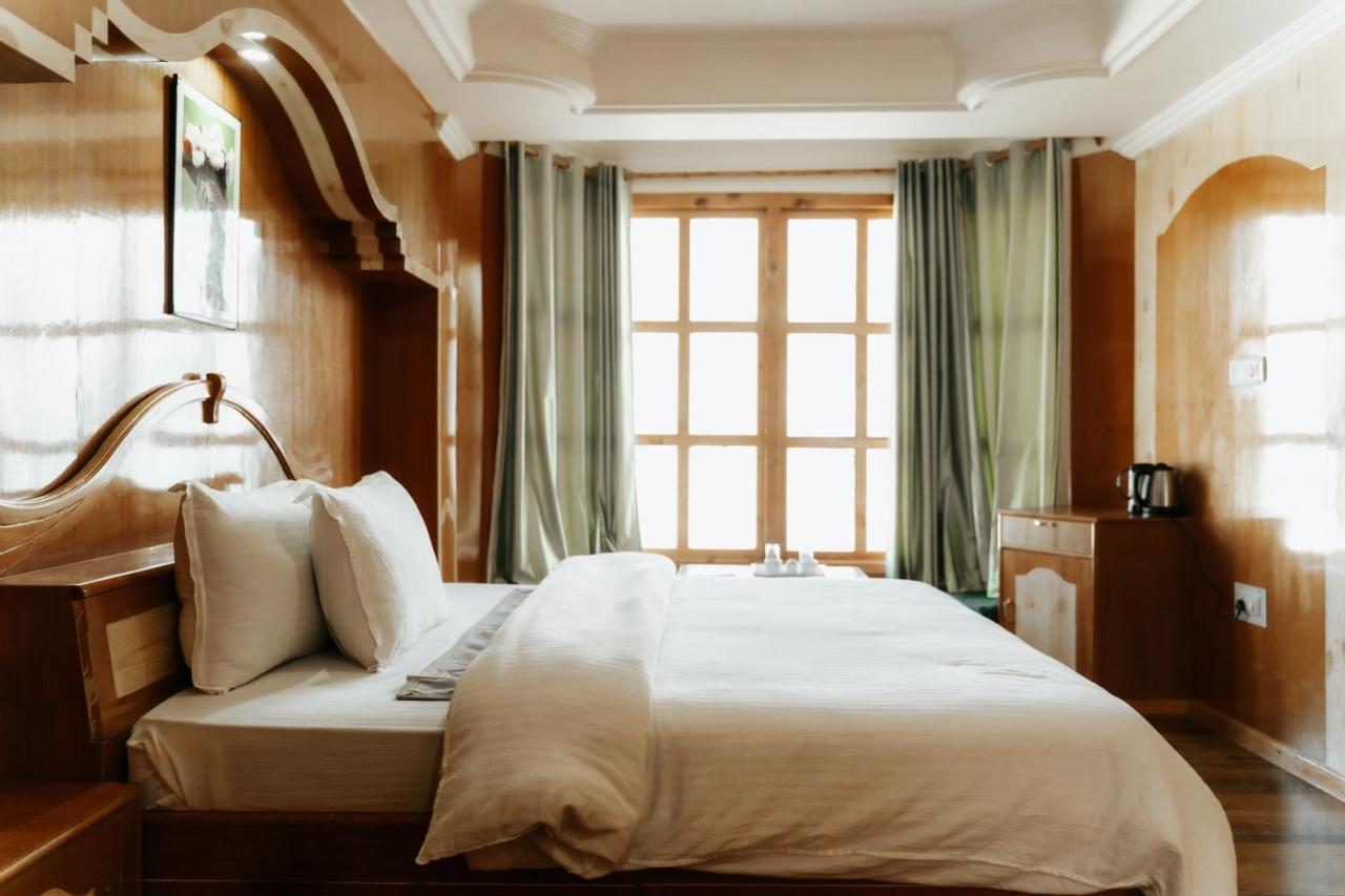 Hotel Kalpa Deshang Bagian luar foto